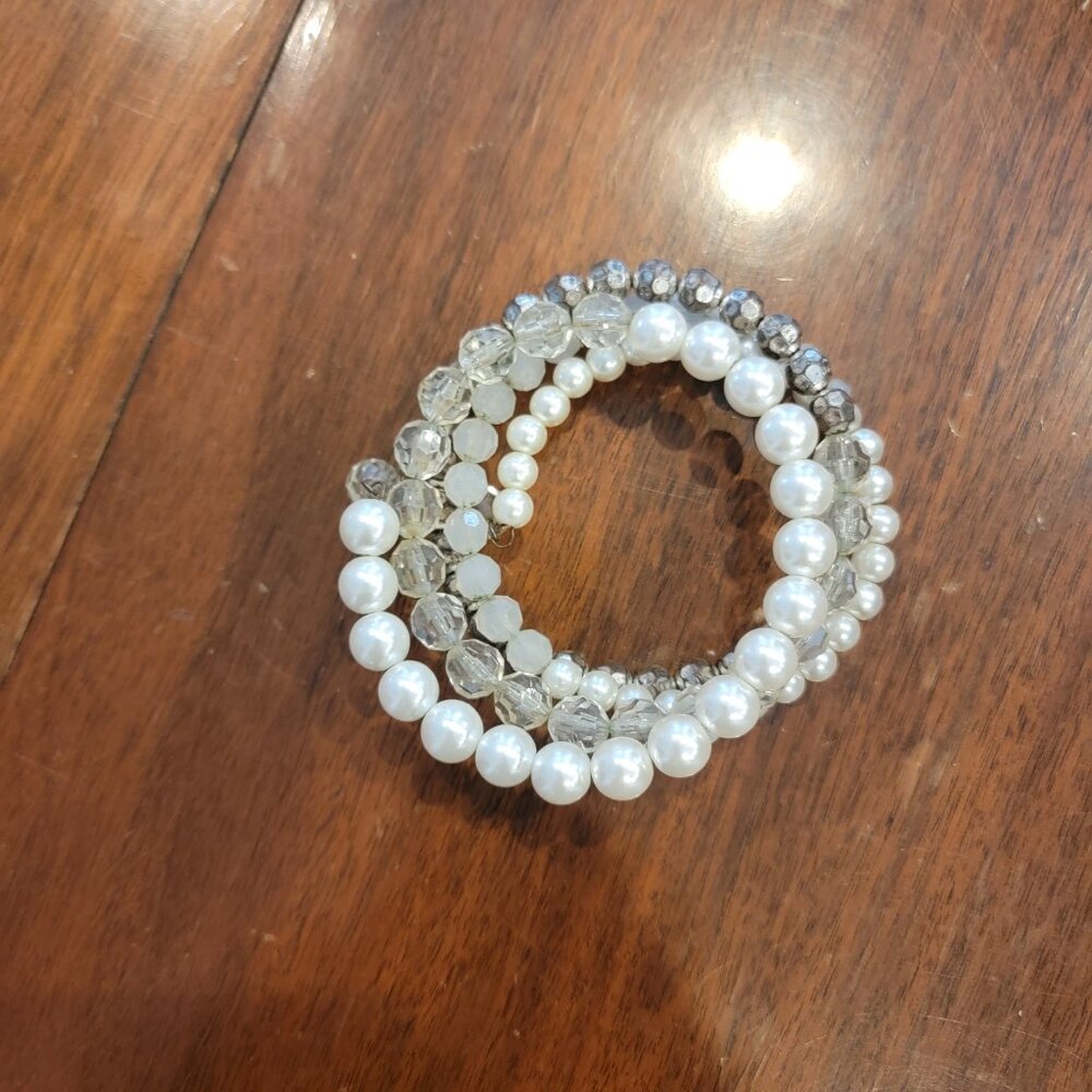 Pearl White & Gray Beaded Wrap Bracelet - Picture 7 of 8